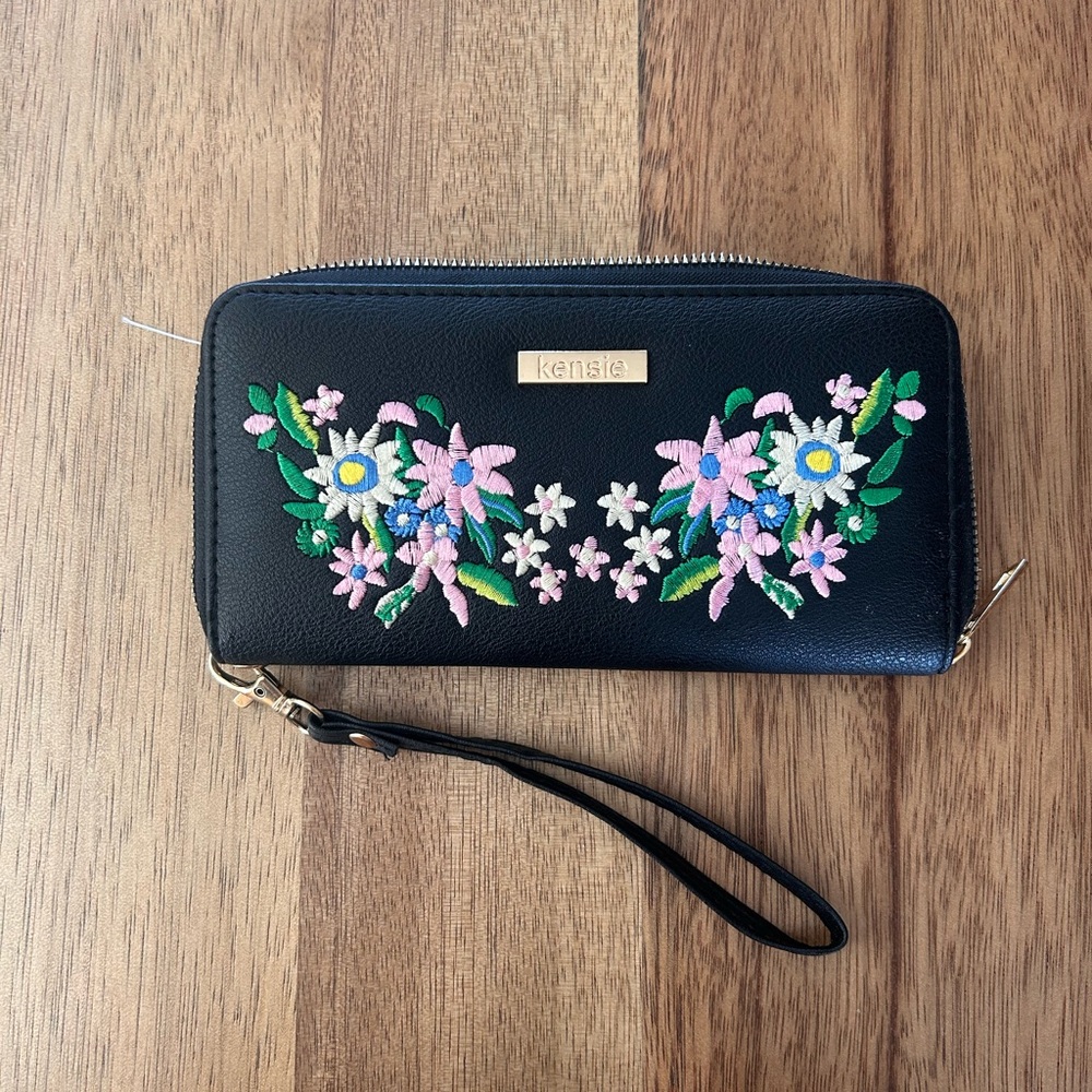 Kensie Black Floral Embroidered Wristlet